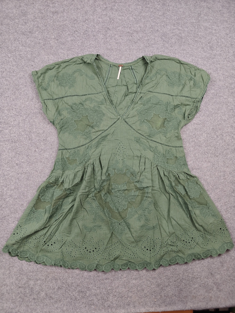 Free People Blouse Womens Small Green Tunic Embroidered Eyelet Boho Lightweight